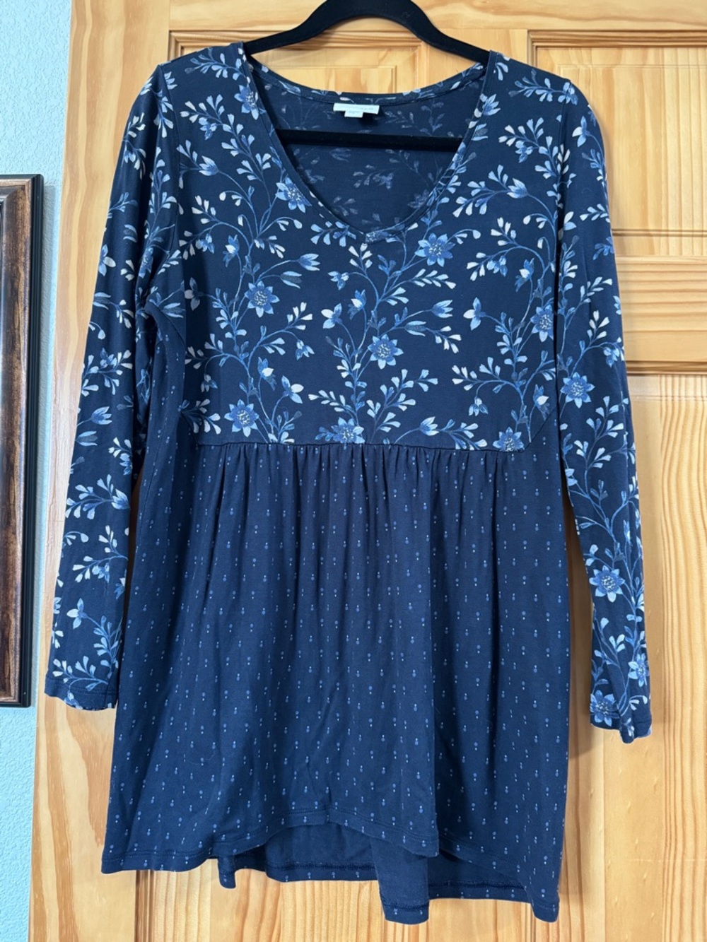 J. Jill Blue Floral V-Neck Knit Tunic